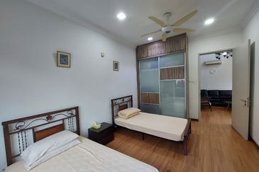 Corner 2.5 Storey Superlink USJ Heights Mandara  With Huge Land