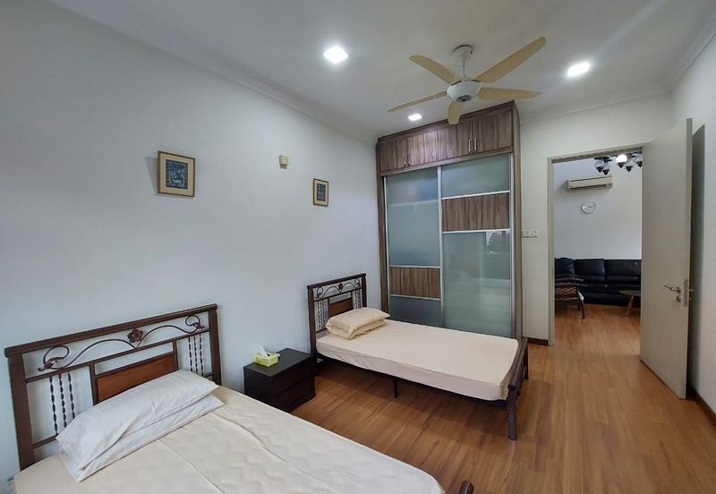 Corner 2.5 Storey Superlink USJ Heights Mandara  With Huge Land