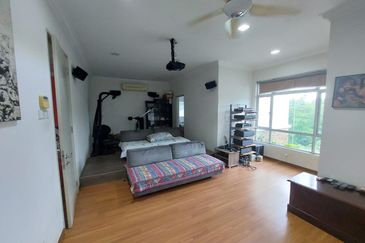 Corner 2.5 Storey Superlink USJ Heights Mandara  With Huge Land