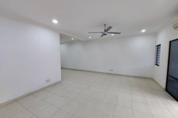 2.5 Sty Bandar Puteri 11 Puchong For Sale Well Kept 