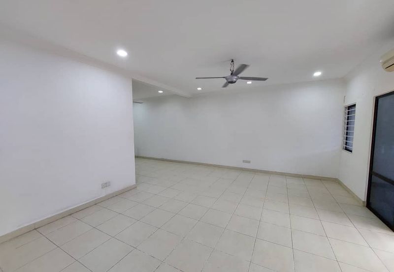 2.5 Sty Bandar Puteri 11 Puchong For Sale Well Kept 