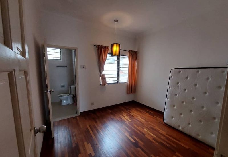2.5 Sty Bandar Puteri 11 Puchong For Sale Well Kept 