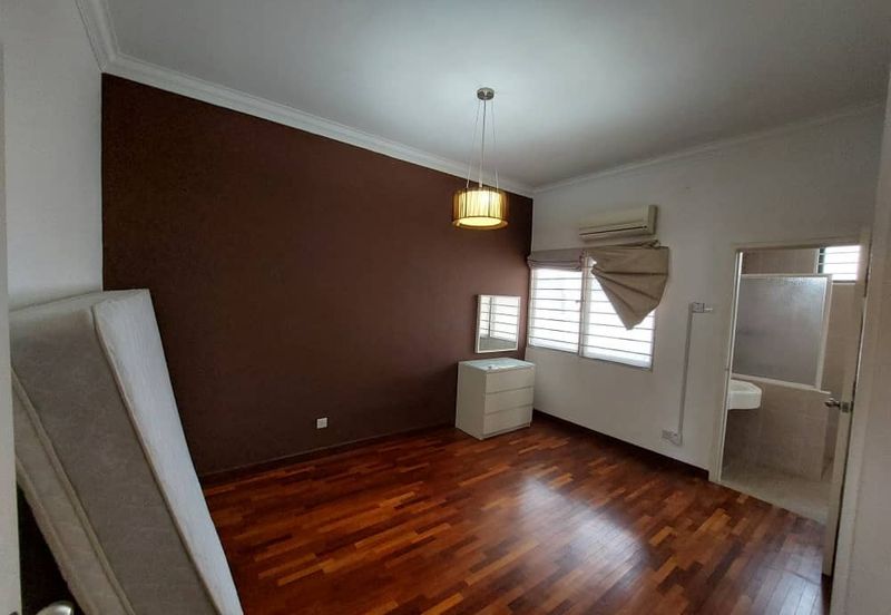 2.5 Sty Bandar Puteri 11 Puchong For Sale Well Kept 