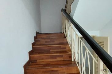 2.5 Sty Bandar Puteri 11 Puchong For Sale Well Kept 