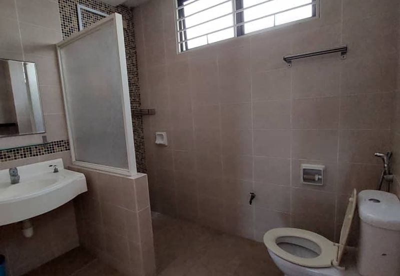 2.5 Sty Bandar Puteri 11 Puchong For Sale Well Kept 