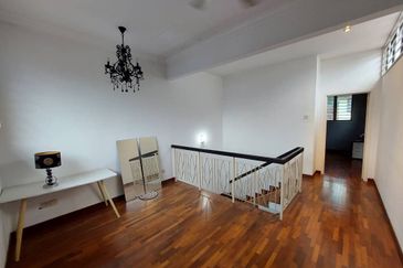 2.5 Sty Bandar Puteri 11 Puchong For Sale Well Kept 