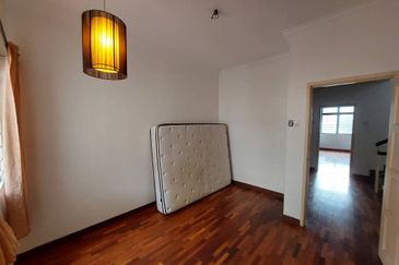 2.5 Sty Bandar Puteri 11 Puchong For Sale Well Kept 