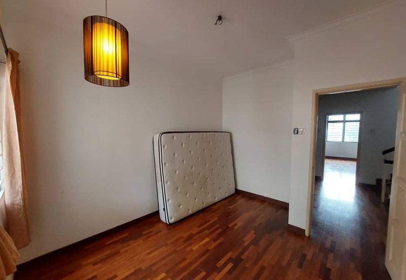 2.5 Sty Bandar Puteri 11 Puchong For Sale Well Kept 