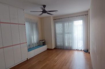 The Villa @ Serai Saujana / Villa Serai Saujana