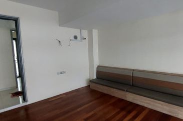 The Villa @ Serai Saujana / Villa Serai Saujana