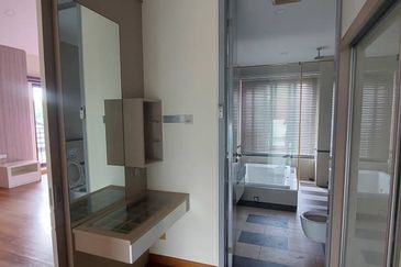 The Villa @ Serai Saujana / Villa Serai Saujana