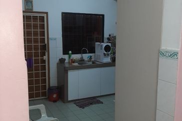 Jalan Putra Bistari 2/5A