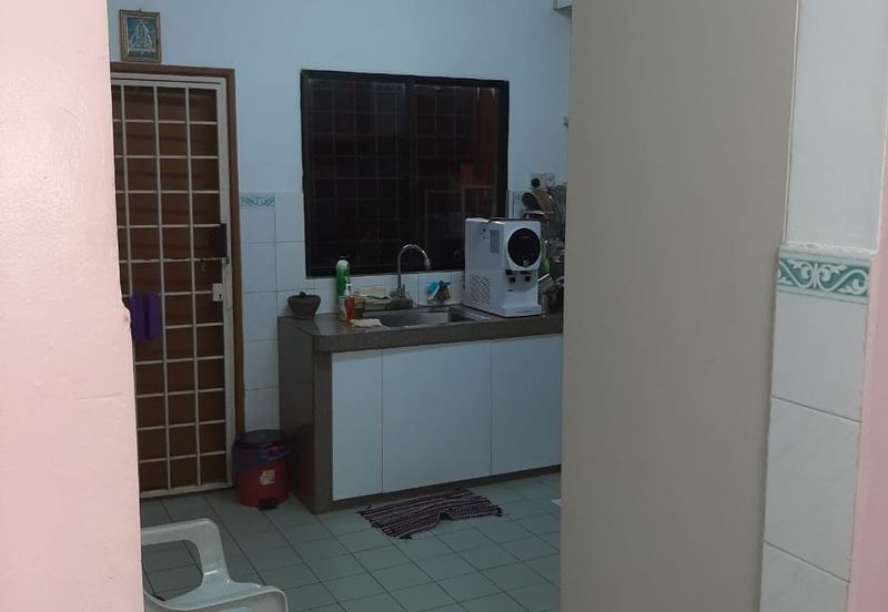 Jalan Putra Bistari 2/5A