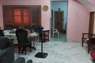 Jalan Putra Bistari 2/5A