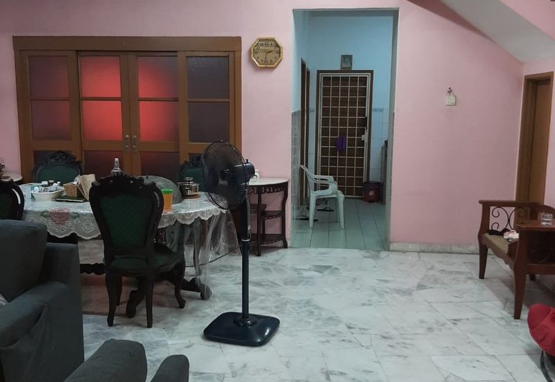 Jalan Putra Bistari 2/5A