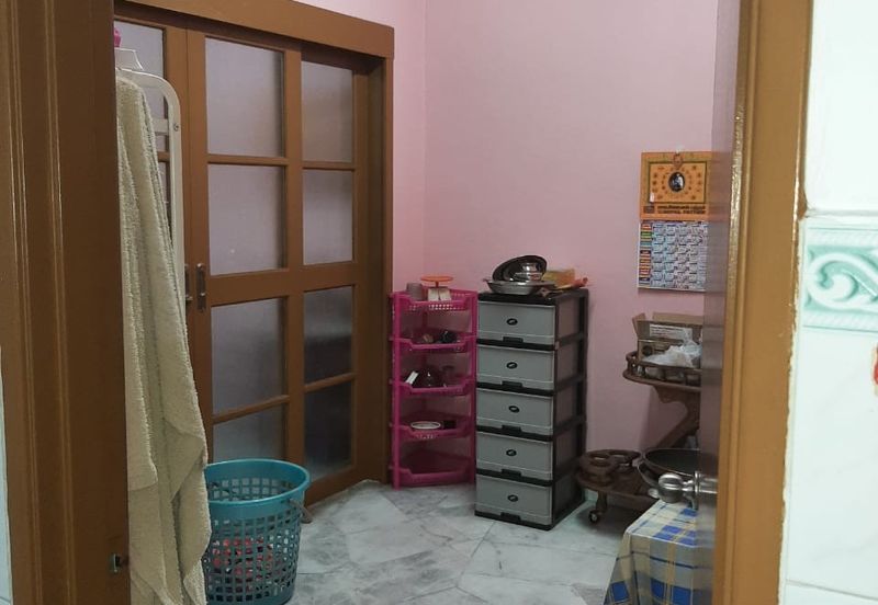 Jalan Putra Bistari 2/5A