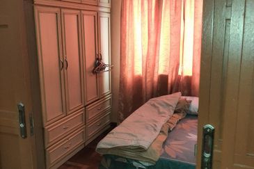 Jalan Putra Bistari 2/5A