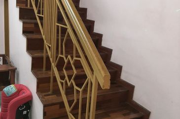 Jalan Putra Bistari 2/5A