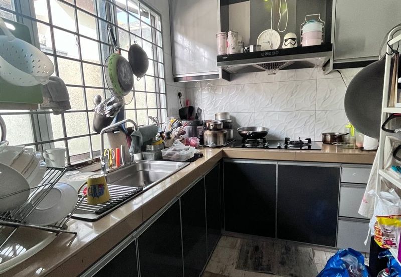 Jalan Putra Bahagia 8/2A