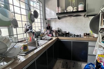 Jalan Putra Bahagia 8/2A