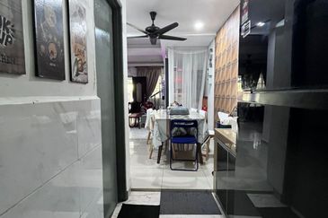 Jalan Putra Bahagia 8/2A