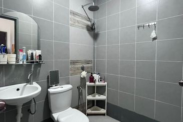 Jalan Putra Bahagia 8/2A