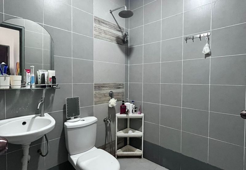 Jalan Putra Bahagia 8/2A