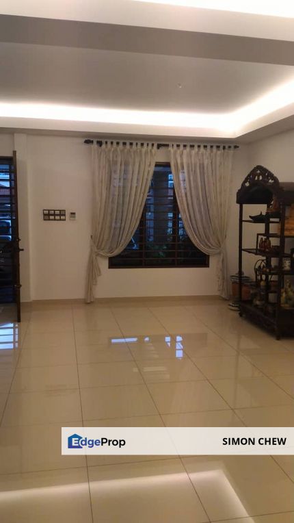 Puchong Nilam Terraces 2.5 Sty Well Kept & Move In Condition For Sale , Selangor, Puchong South