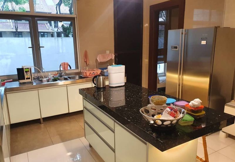 Jalan Pengaturcara U1/51 