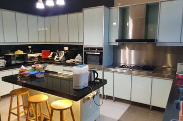 Jalan Pengaturcara U1/51 