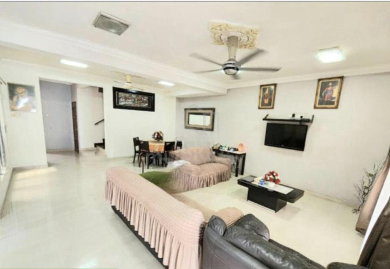 Jalan Putra Permai 10/2  I