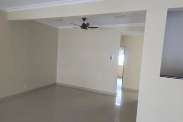 Jalan Putra Permai 10/2  E