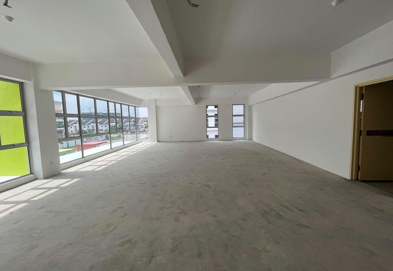 SemiD 3 Storey Factory in Puchong Perdana Industrial Park for rent