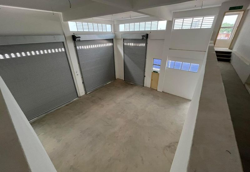 SemiD 3 Storey Factory in Puchong Perdana Industrial Park for rent