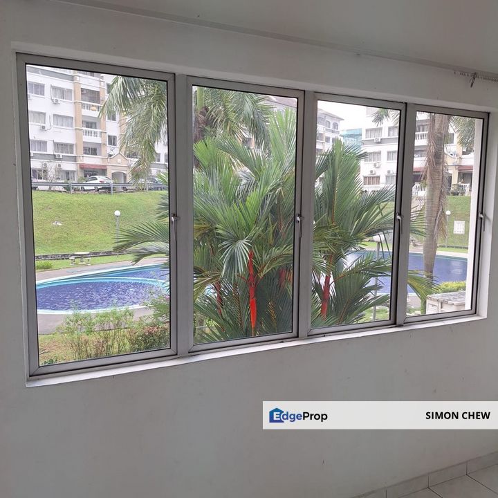 Facing Swimming Pool Sri Mekar Puchong Apartment For Sale  , Selangor, Puchong