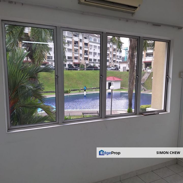 Facing Swimming Pool Sri Mekar Puchong Apartment For Sale  , Selangor, Puchong