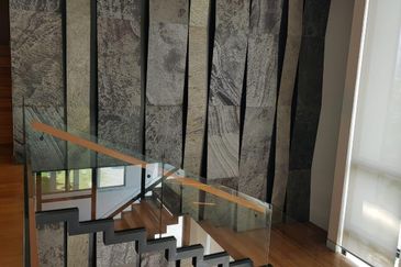 2.5 storey bungalow For Sale @ Country Heights, Damansara, Kuala Lumpur