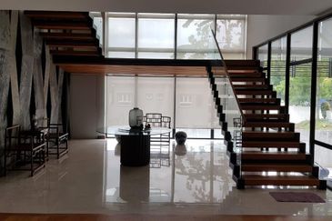 2.5 storey bungalow For Sale @ Country Heights, Damansara, Kuala Lumpur