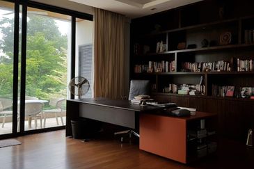 2.5 storey bungalow For Sale @ Country Heights, Damansara, Kuala Lumpur