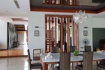 2.5 storey bungalow For Sale @ Country Heights, Damansara, Kuala Lumpur