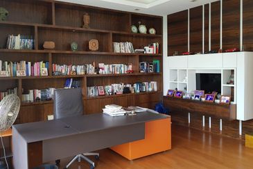 2.5 storey bungalow For Sale @ Country Heights, Damansara, Kuala Lumpur