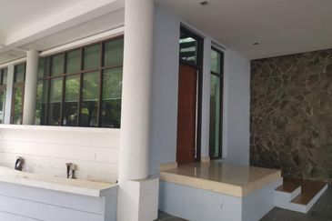 3.5 storey Bungalow For Sale @ Country Heights, Damansara, Kuala Lumpur