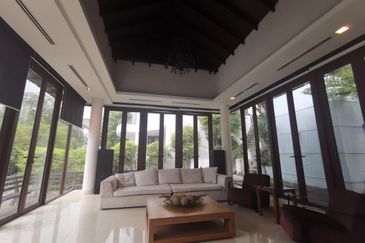 3.5 storey Bungalow For Sale @ Country Heights, Damansara, Kuala Lumpur