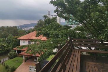 3.5 storey Bungalow For Sale @ Country Heights, Damansara, Kuala Lumpur