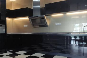 3.5 Storey Bungalow For Sale @ Country Heights, Damansara, Kuala Lumpur