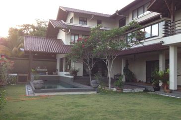 3.5 storey Bungalow for Sale @ Country Heights Damansara, Kuala Lumpur