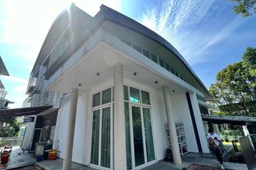 3.5 storey Bungalow for Sale @Country Heights Damansara, Kuala Lumpur