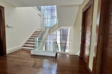 3.5 storey Bungalow for Sale @Country Heights Damansara, Kuala Lumpur