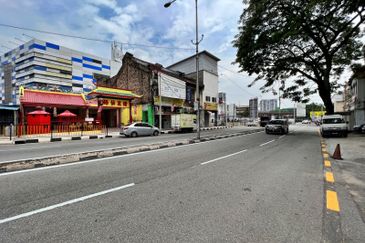 4-Storey Shop Lot Facing Main Road For Sale @ Pudu, Kuala Lumpur
