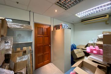 Wisma Zelan(Number One Business Centre)